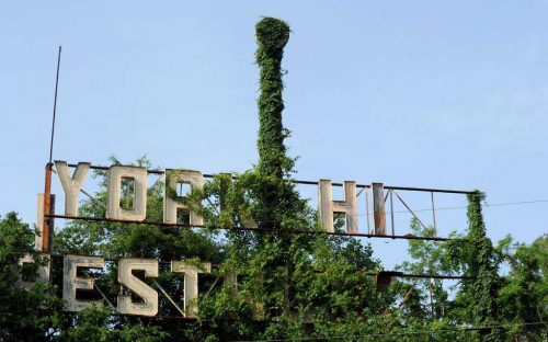 This sign used to say "York Hill restaurant" at High Rock reservoir.