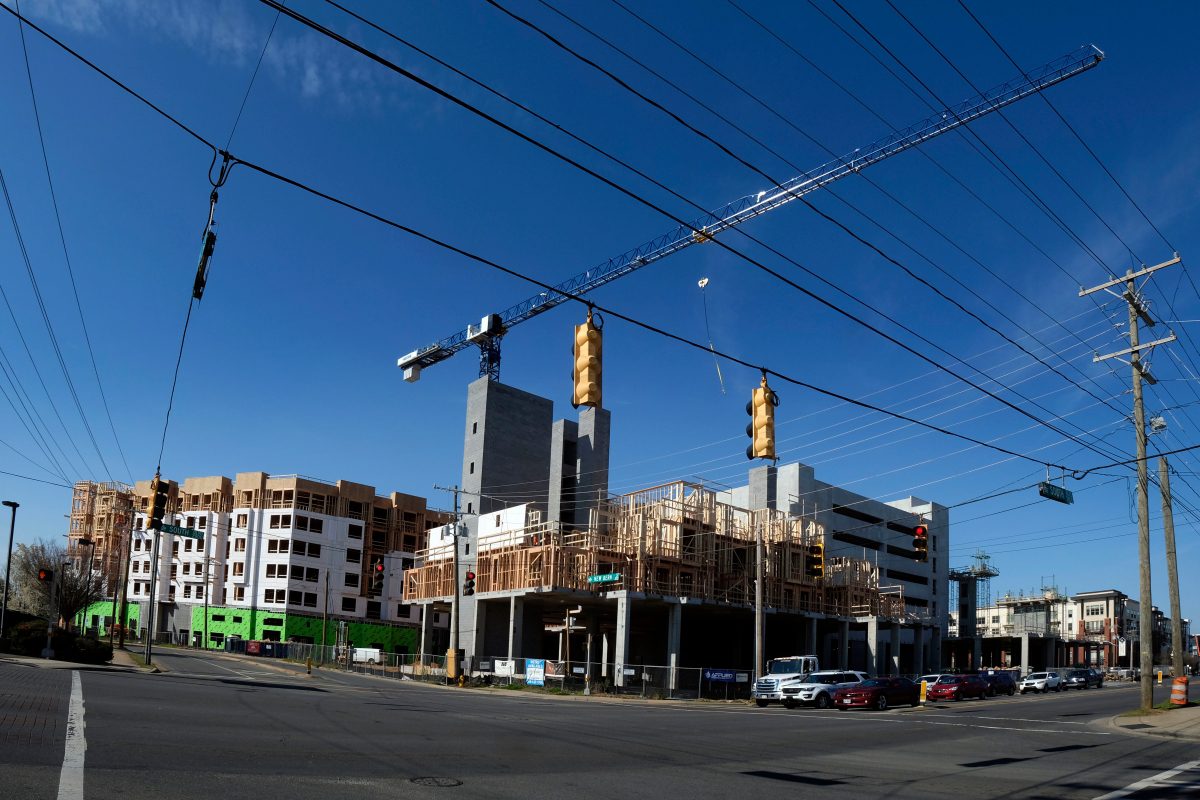 Apartments under construction at the New Bern light rail station on the Blue Line. Photo: Nancy Pierce.